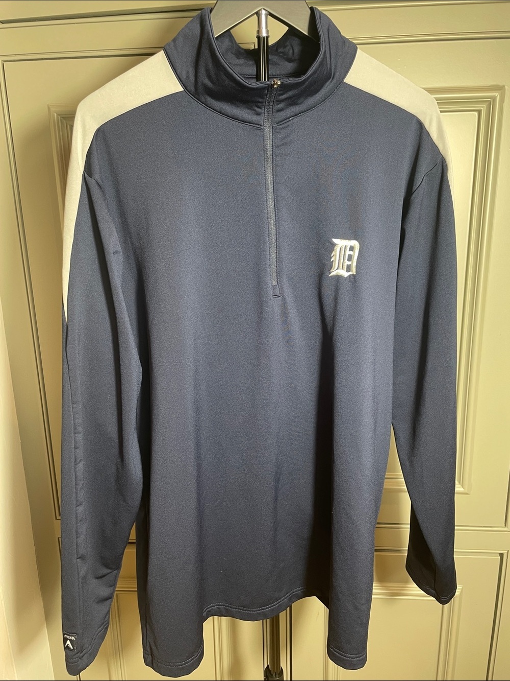 Detroit Tigers Antigua Men's Navy and Cream Quarter-Zip Pullover